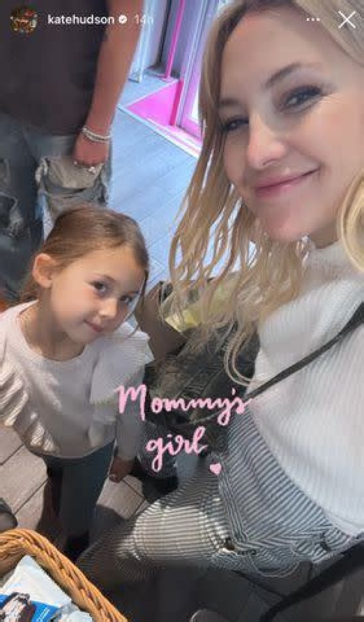 Kate Hudson shares sweet photo of Goldie Hawn with baby Rani Rose to