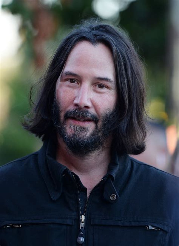 Keanu Reeves to Host Private Zoom Date with Highest Bidder for Children's Cancer Charity