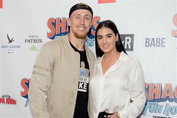 Kittle Wife Who is Claire Till? + Her Wellness Brand