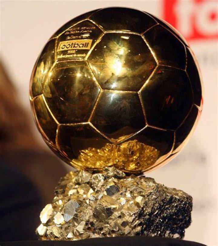 La Maison du Faucon Mascarade Ballon d'Or les votes français...