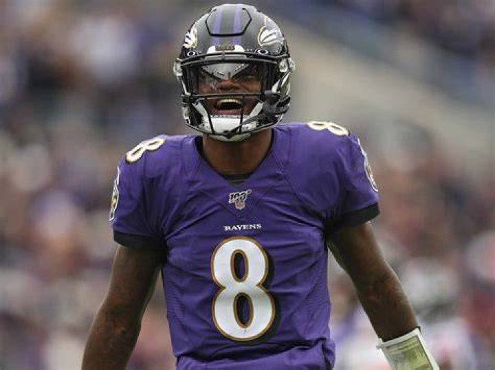 Lamar Jackson’s mother Felicia Jones negotiates his contract extension