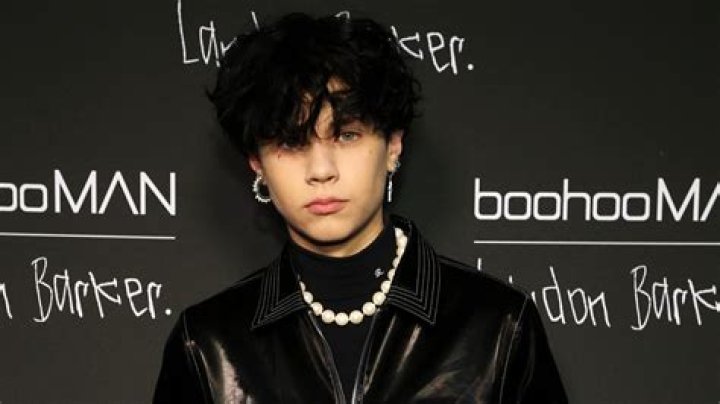 Landon Asher Barker Age, Height, Mother, Wiki, Net Worth, School