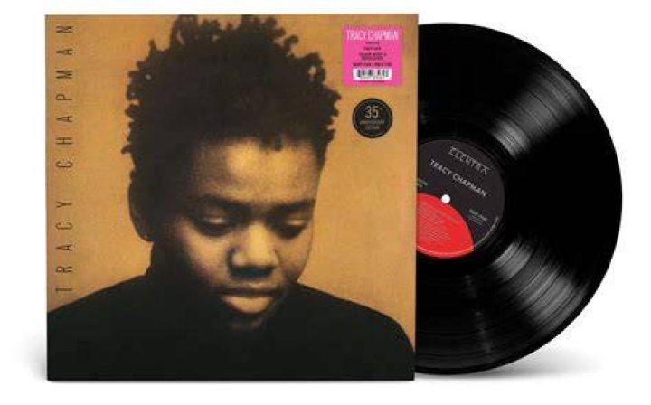 Legendary Tracy Chapman Paralyzes the Crowd With Awe as She Sings Chilling Version of This Classic