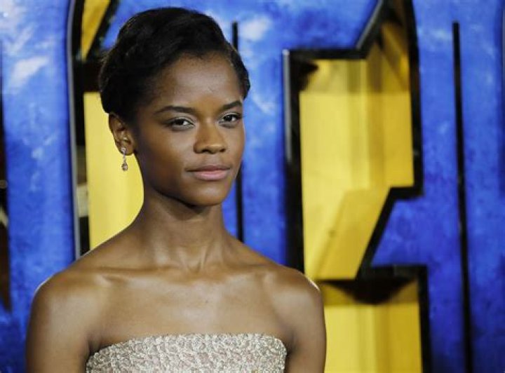 Letitia Wright đ&oacute;ng hai vai trong &lsquo;The Silent Twins&rsquo;