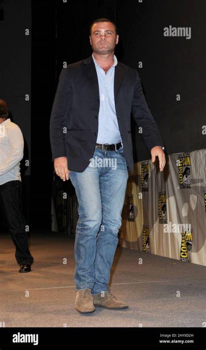 Liev Schreiber treats his costumed sons to ComicCon Daily Mail Online