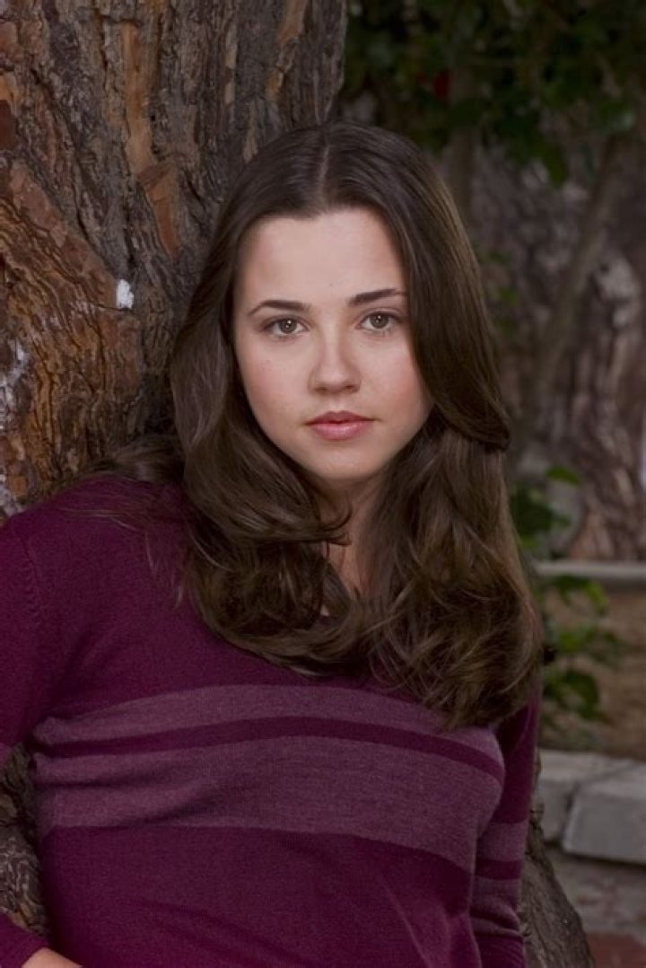 Linda Cardellini's Feet