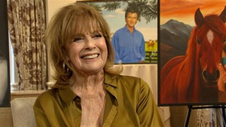 Linda Gray photo 21 of 21 pics, wallpaper photo 645672 ThePlace2