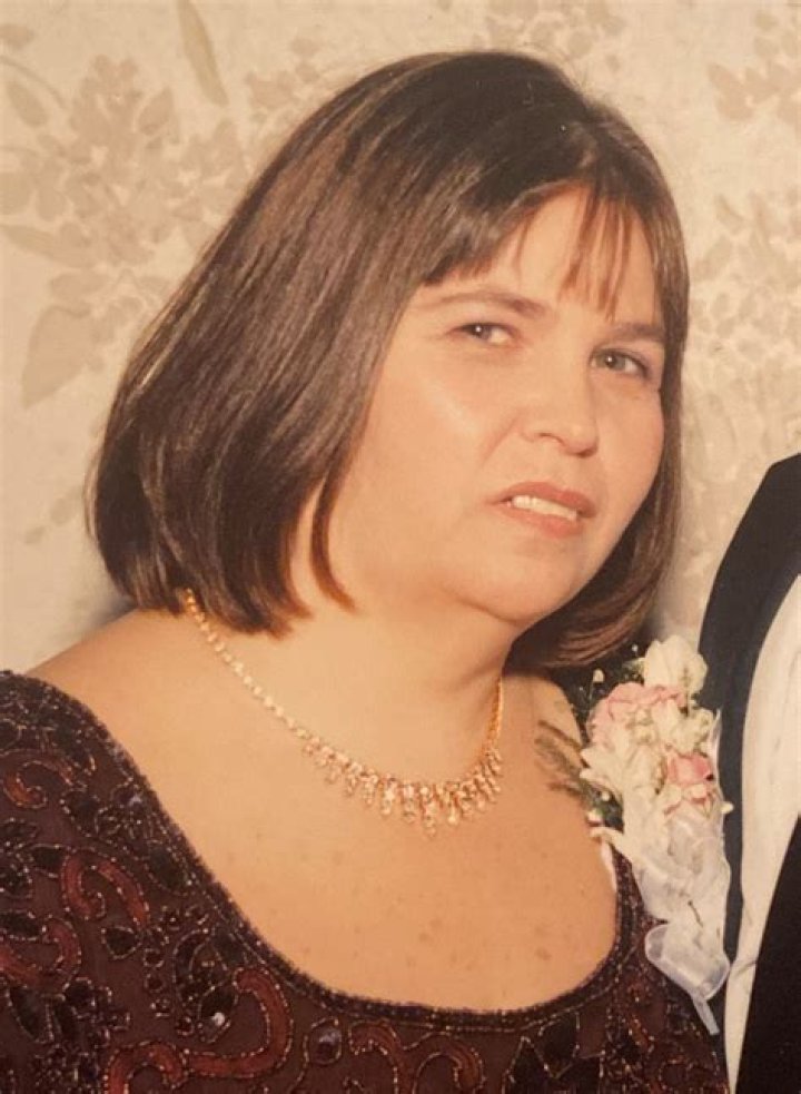Linda L. (Napolitano) Barys Vertuccio & Smith, Home for Funerals