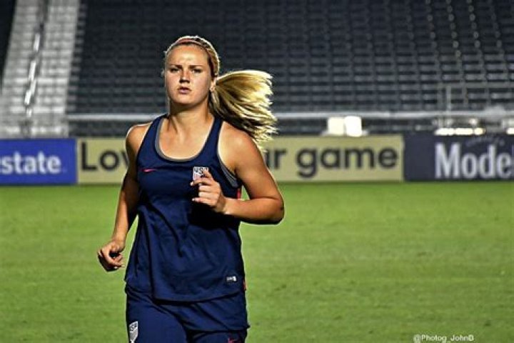 Lindsay Horan out for SheBelieves Cup, but it's just another, lindsey horan HD wallpaper Pxfuel