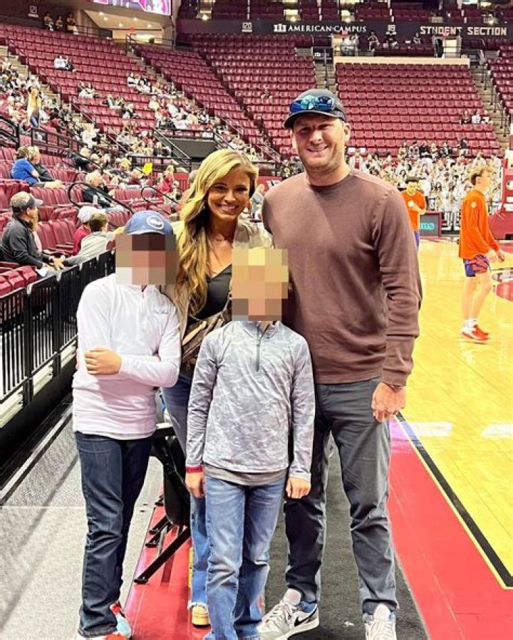 Lindsay Shiver allowed to spend Christmas in US as she awaits trial