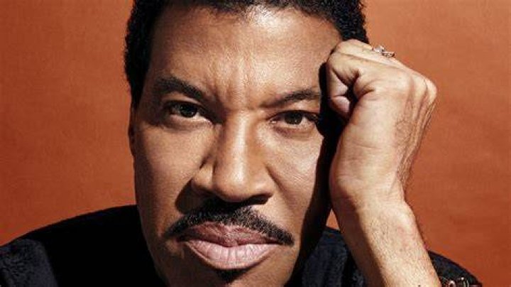 Lionel Richie Wishes People Weren't Embarrassed to Say "Hello" to Him GQ