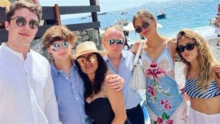 Llave Metropolitano hijos de salma hayek polvo en general