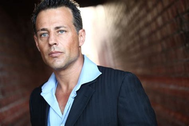 Louis Mandylor fotograflari