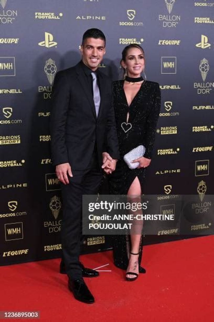 Luis Suarez and his wife Sofia Balbi 234Star