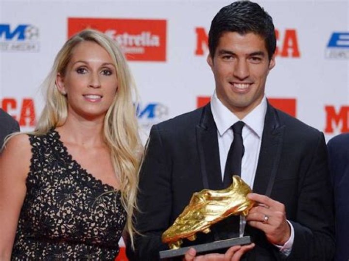 Luis Suarez Receives Golden Boot, Eyes Barcelona Debut Football News