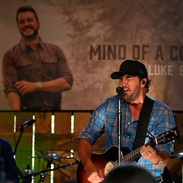 Luke Bryan Drops Official Concert Dates For 'Raised Up Right' 2022 Tour