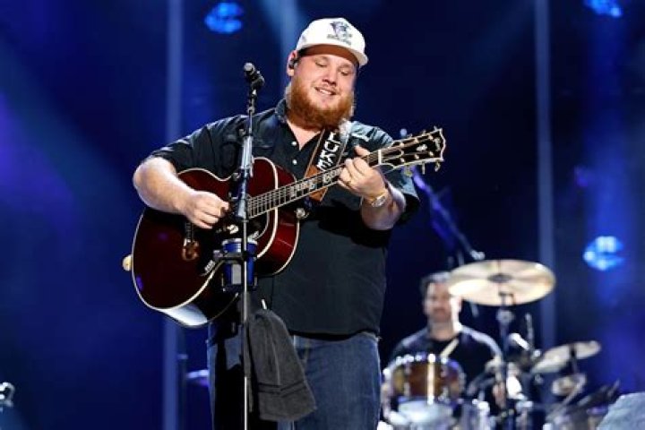Luke Combs On ‘Growin’ Up’ After Country’s Unlikely Overnight