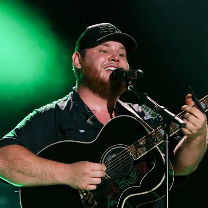 Luke Combs’s Latest is ArenaCountry With Nuance and Intimacy Rolling