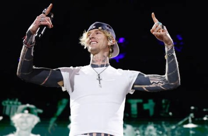 Machine Gun Kelly śpiewa o przyjaciółce swojej eks GlamRap.pl