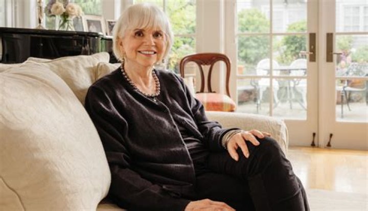 Mary Clementine Ronstadt Early Life, Family History, Marital Status and Net Worth