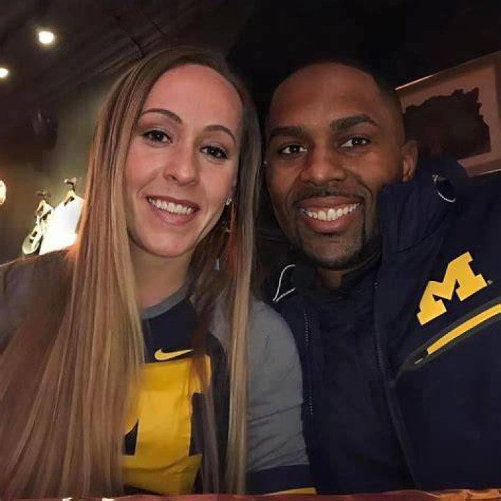 Meet Jeanne Moore and his exwife Fit2nite