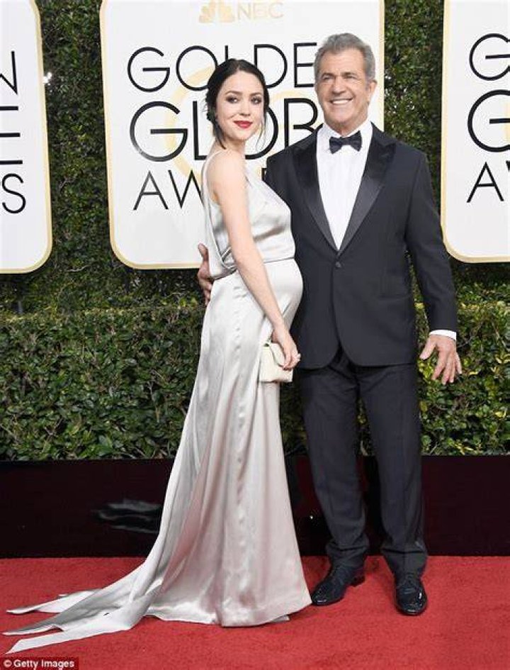 Mel Gibson strolls with girlfriend Rosalind Ross in LA Daily Mail Online