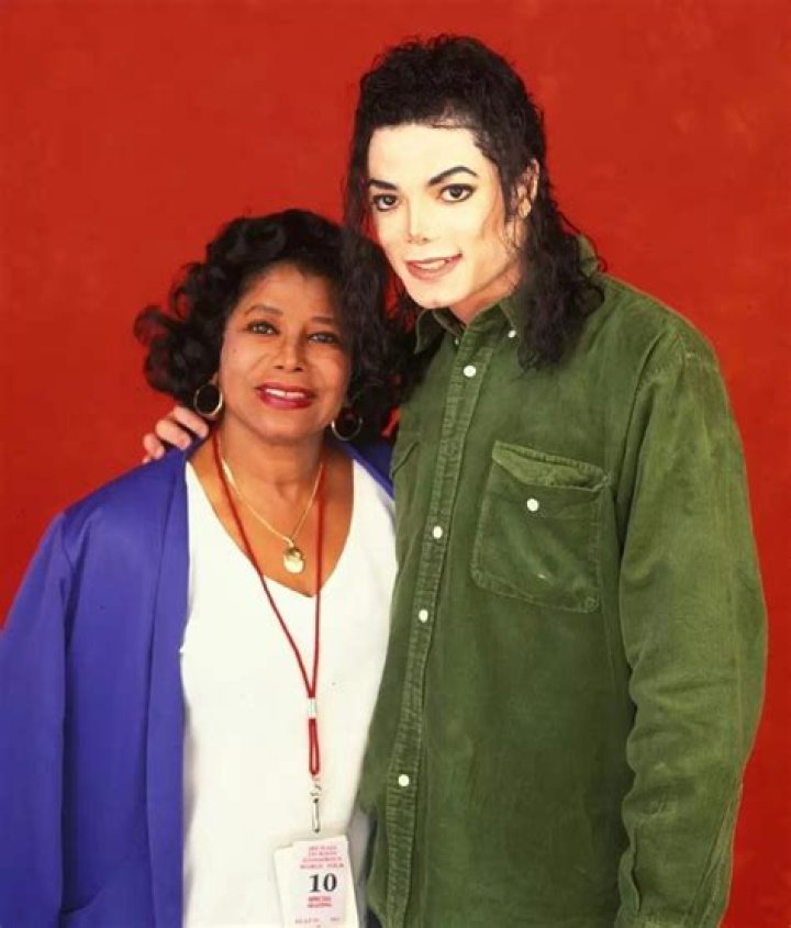 Michael Jackson and his mom Michael Jackson Pinterest Michael