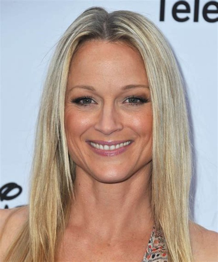 Naked Truth About Teri Polo Husband, Net Worth, Measurements