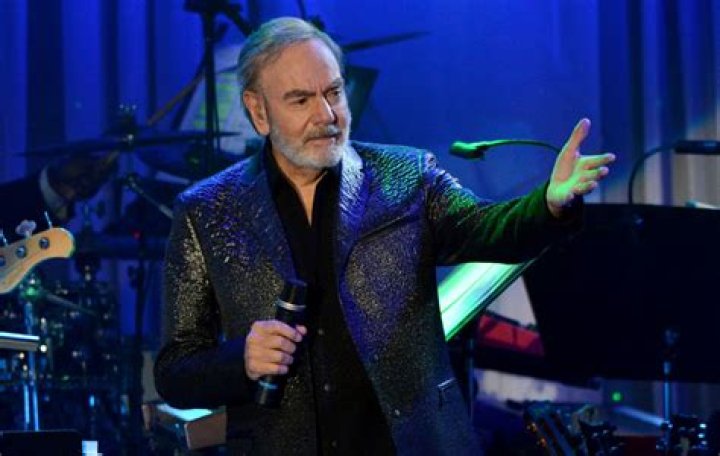 Neil Diamond makes rare public appearance and sings 'Sweet Caroline...