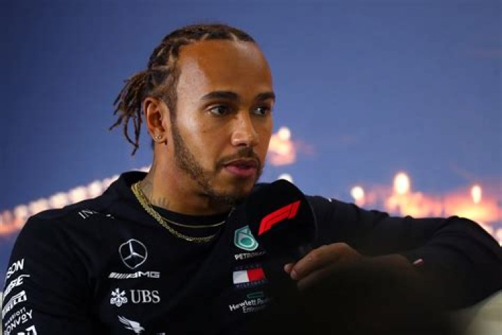 Nicolas Hamilton, fr&egrave;re de Lewis Hamilton, avec sa bellem&egrave;re Linda