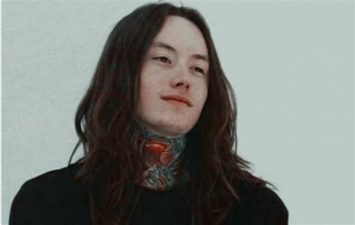 Noah Sebastian bio, wiki, age, height, girlfriend, bad omens, net worth Kemi Filani News