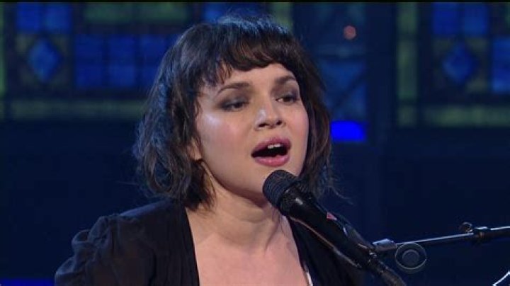 Norah Jones Wallpapers Images Photos Pictures Backgrounds