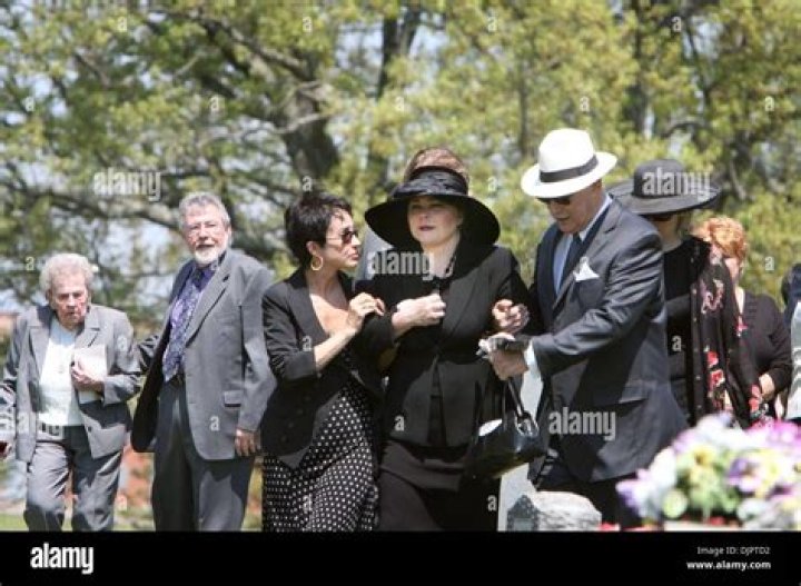 Obituary Photos Honoring Dixie Carter