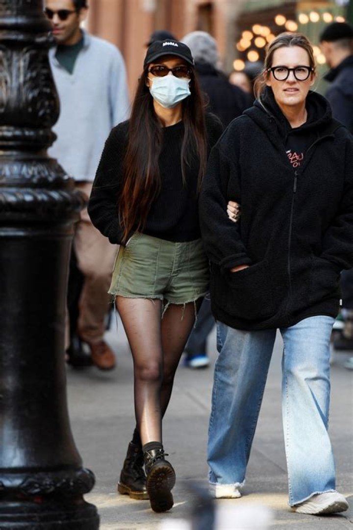 Olivia Rodrigo With Her Mother Jennifer at Buvette French Restaurant in