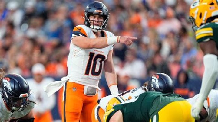 Oregon&rsquo;s Bo Nix, Christian Gonzalez earn Pac12 weekly honors