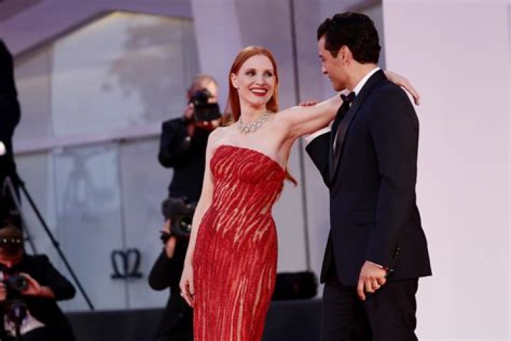 Oscar Isaac and Jessica Chastain’s Venice Red Carpet Appearance Cements