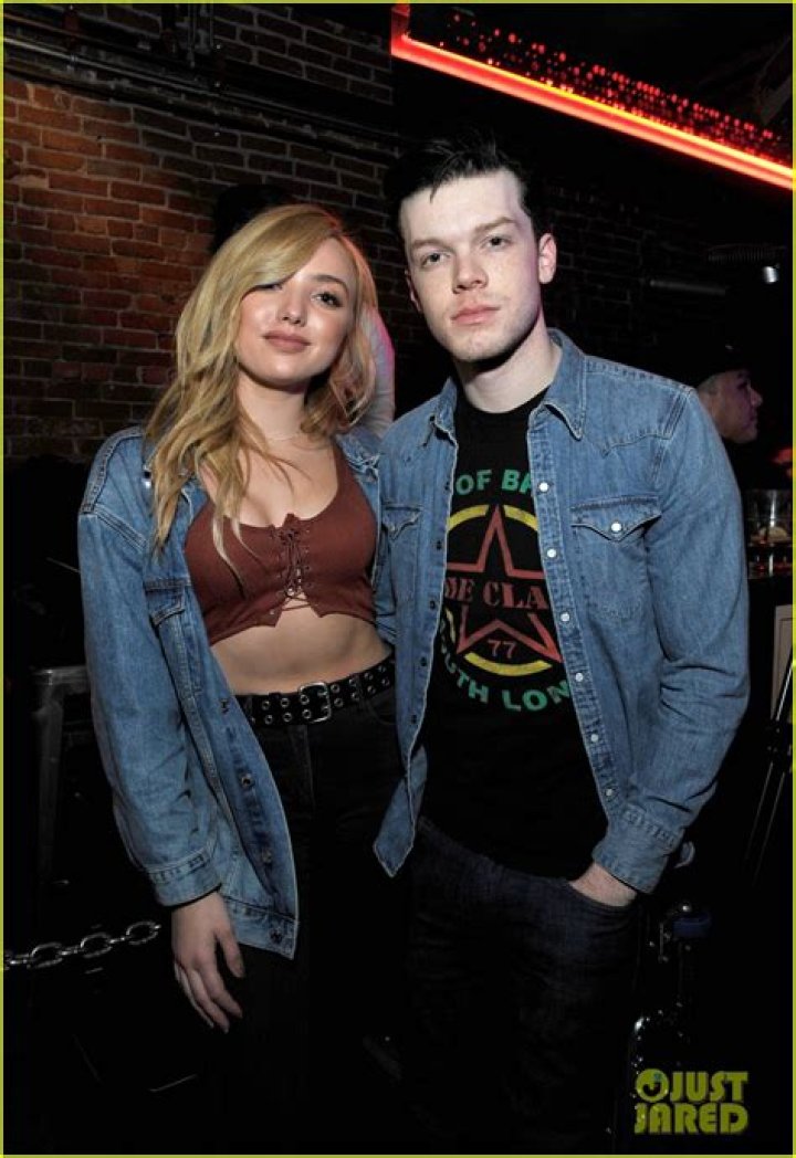 Peyton List and Cameron Monaghan Break Up E! News