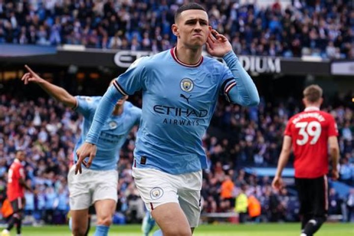 Phil Foden Manchester City football render FootyRenders
