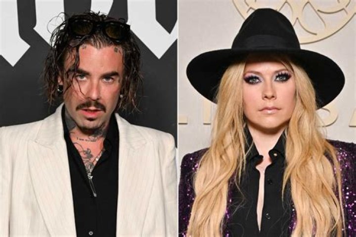Photo avril lavigne mod sun coordinate in all black date night 01
