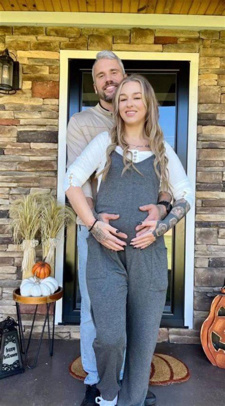 PHOTOS New pregnant Maci Bookout baby bump pics, video interview *
