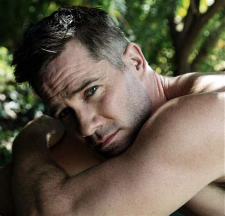 Pin on Luke MacFarlane