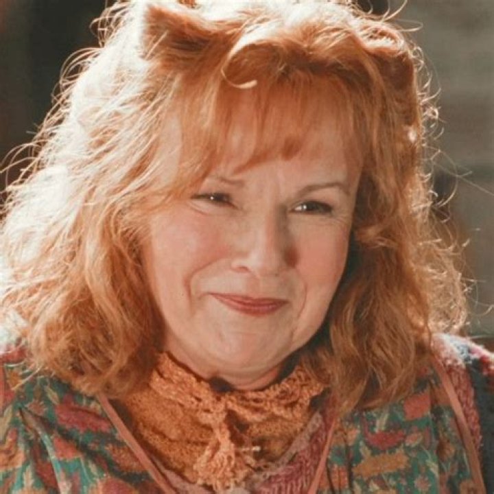 Portrait of Molly Weasley — Harry Potter Fan Zone