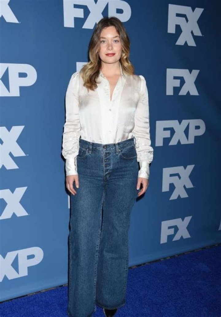 Rachel Keller Style, Clothes, Outfits and Fashion • CelebMafia