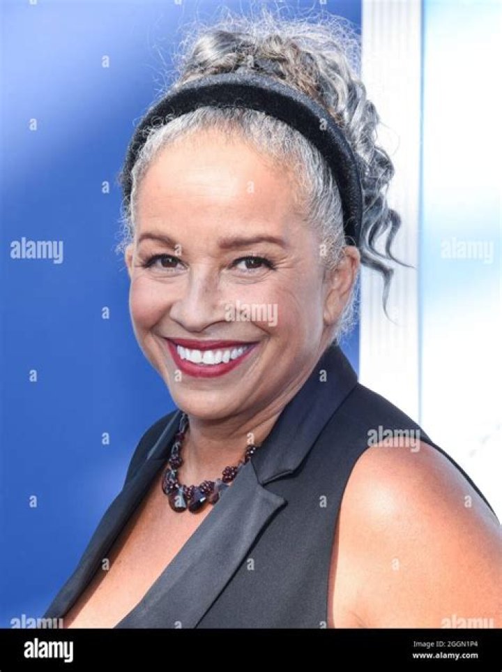 Rae Dawn Chong'a İnen Doğa&ccedil;lama &Ccedil;izgi Komandodaki Rol&uuml; Film Mekan