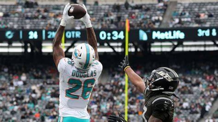 Rasul Douglas age, height, ethnicity, family, college, 40 time, draft