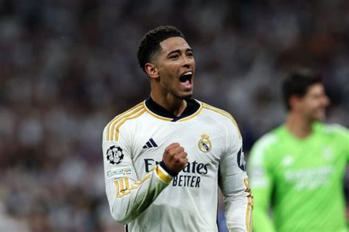 Real Madrid superstar Jude Bellingham was surrounded by fans during a