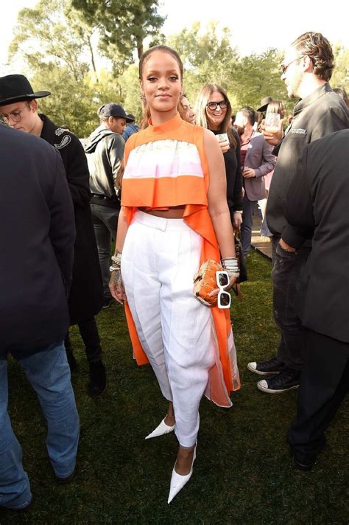 Rihanna gained a little weight and the is freaking out