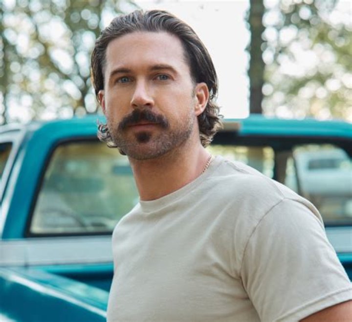 Riley Green, 'I Wish Grandpas Never Died' Live + Personal Riley green, Country music quotes