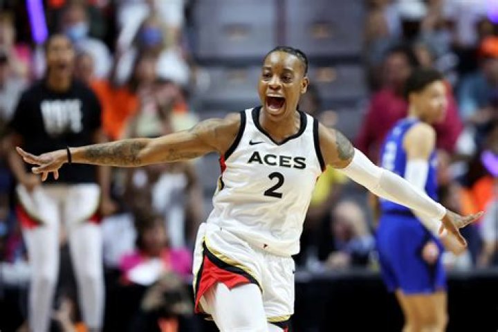 Riquna Williams steps up off the bench to help Las Vegas Aces clinch