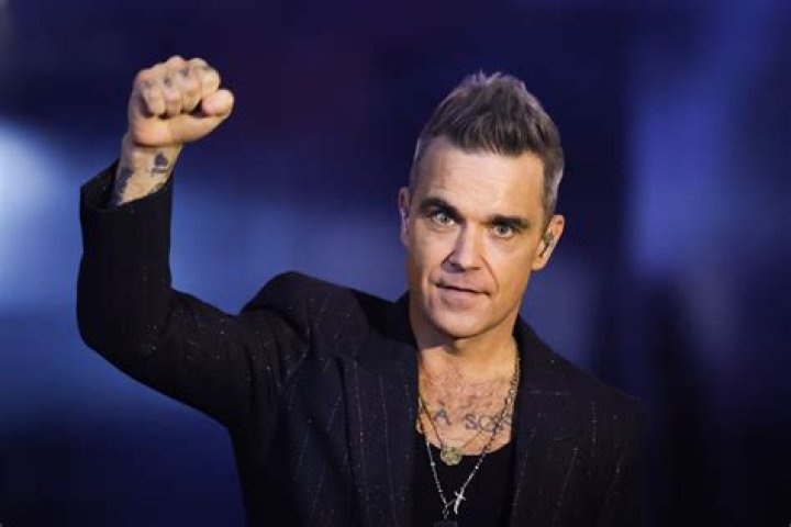 Robbie Williams' Wife Ayda Field Gets 'Freaked Out' in Crowds After